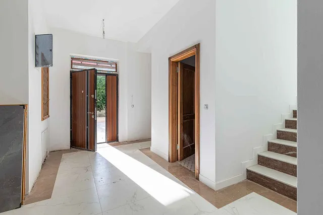 Eine luxuriöse dreistöckige Villa in erster Meereslinie in Kotor — photo 37